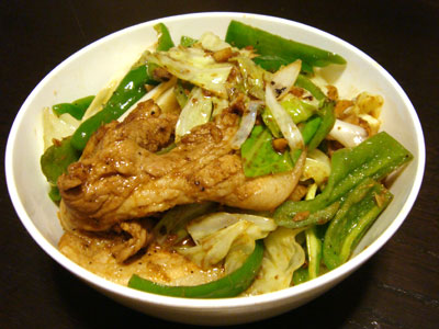 豚肉と野菜のジャーク味噌炒め丼